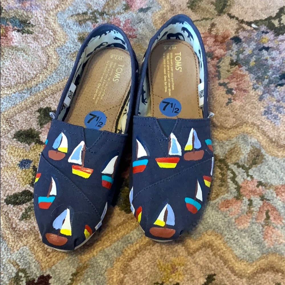 Navy Toms
